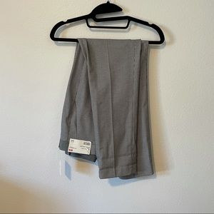 UNIQLO Ankle length pants in mini houndstooth